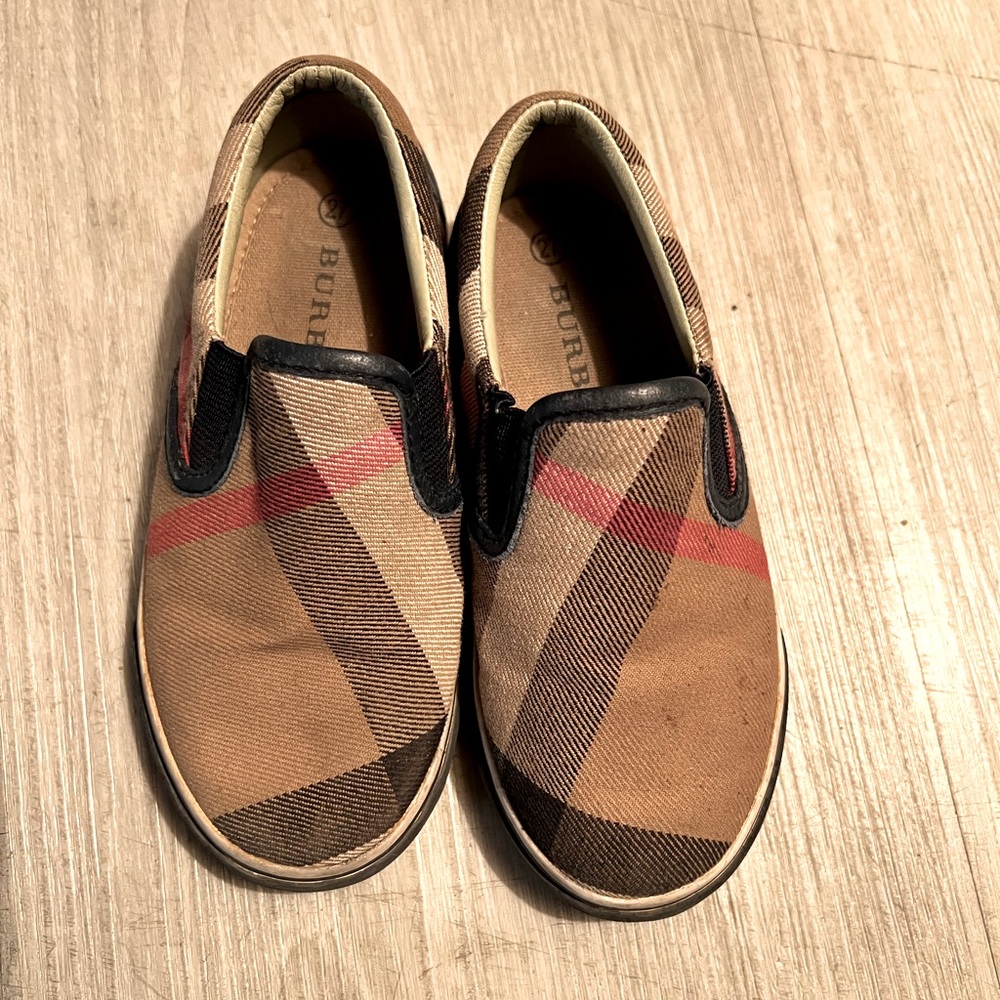 Burberry boys shoes